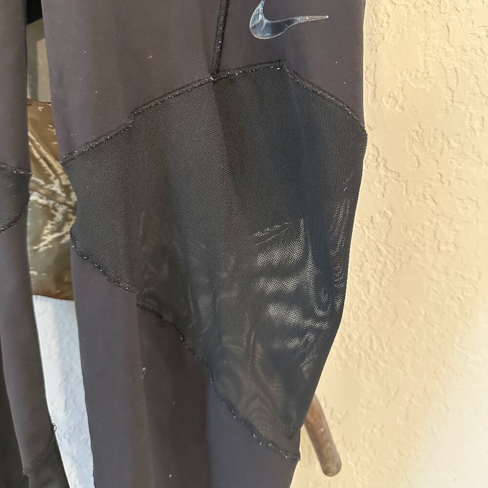 Nike Dri-FIT Black Mesh Panel Running Capri Leggings Size M - Picture 4 of 6